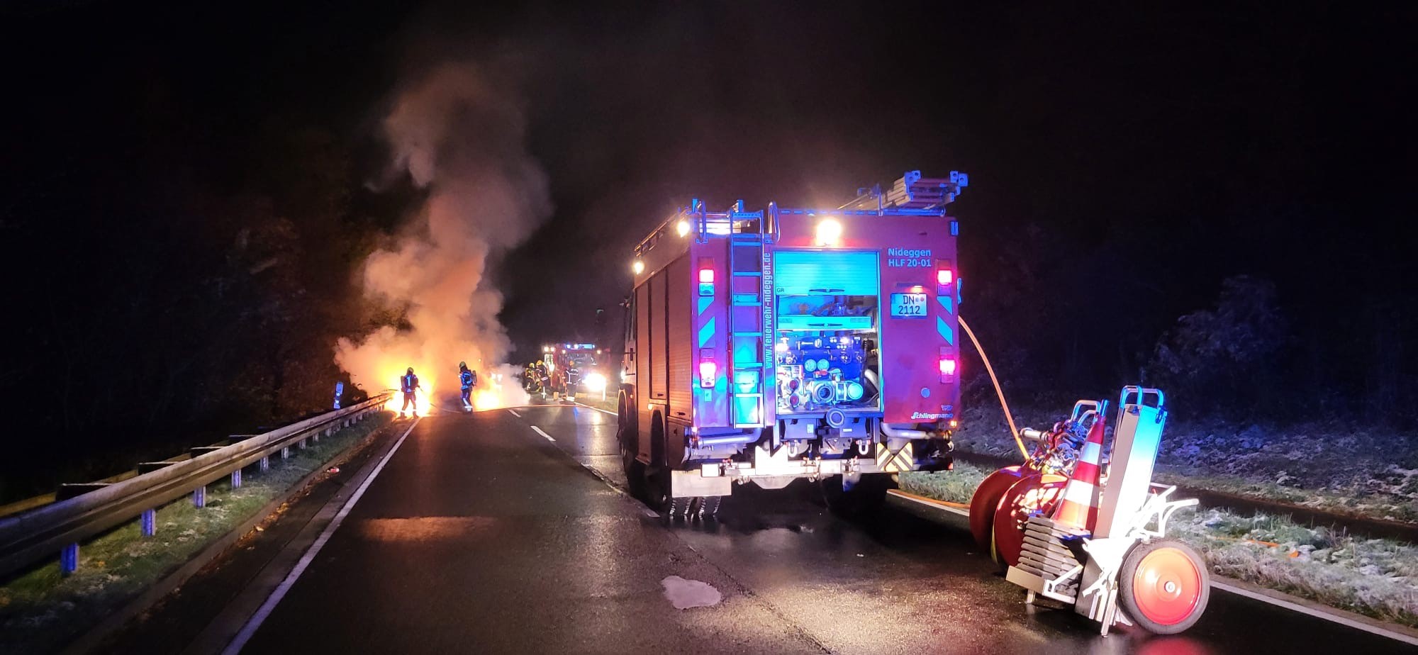 Einsatzfoto Fahrzeugbrand